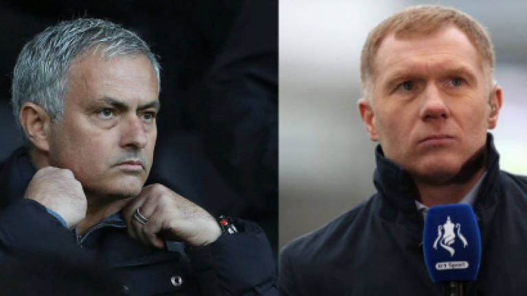 Mourinho lashes out at 'critical' Scholes