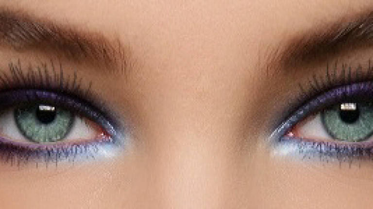 Video tutorials: Rocking coloured eyeliners Video tutorials: Rocking coloured eyeliners