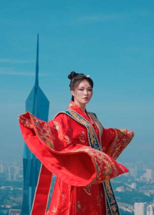 Chia looking resplendent in red traditional Hanfu. – PICS COURTESY OF VNGGAMES