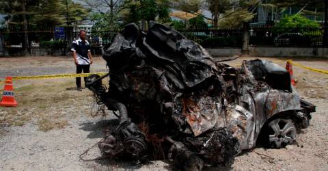 PM Hulur Sumbangan Peribadi Kepada Keluarga Tiga Pelajar Rentung Dalam