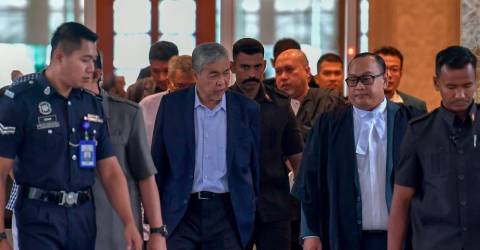 Mahkamah Rayuan Benar Permohonan Zahid Dapatkan Pasport Secara Kekal