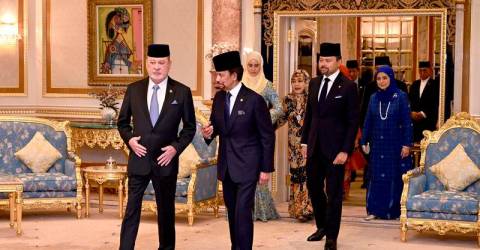 Agong Permaisuri Berangkat Pulang Ke Tanah Air Dari Brunei