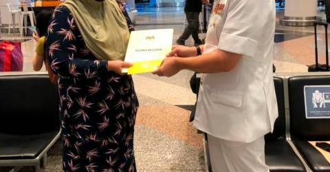 Agong Berkenan Beri Sumbangan Peribadi Kepada Waris Anggota TLDM