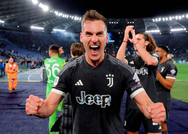 Milik fires Juventus into Italian Cup final