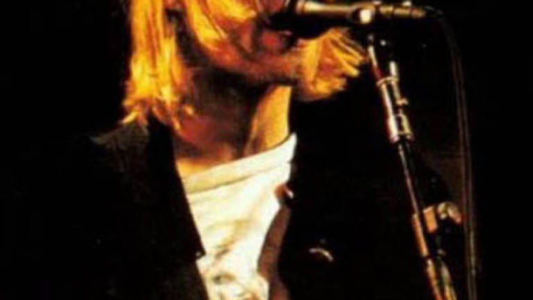 Police re-examine Kurt Cobain case