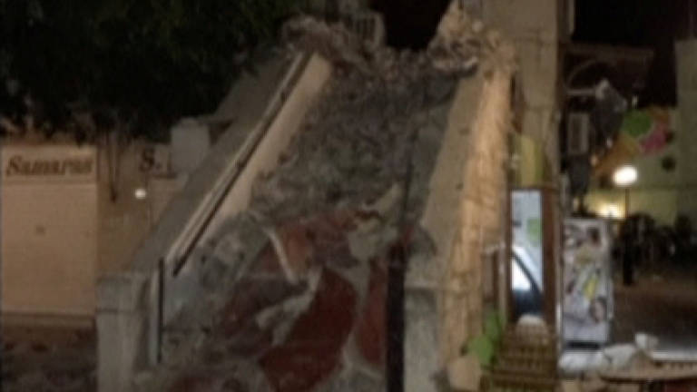 Two tourists killed as quake hits Greek, Turkish resorts (Updated)