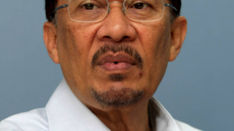 Anwar seeks RM2m in damages over Lahat Datu news clip