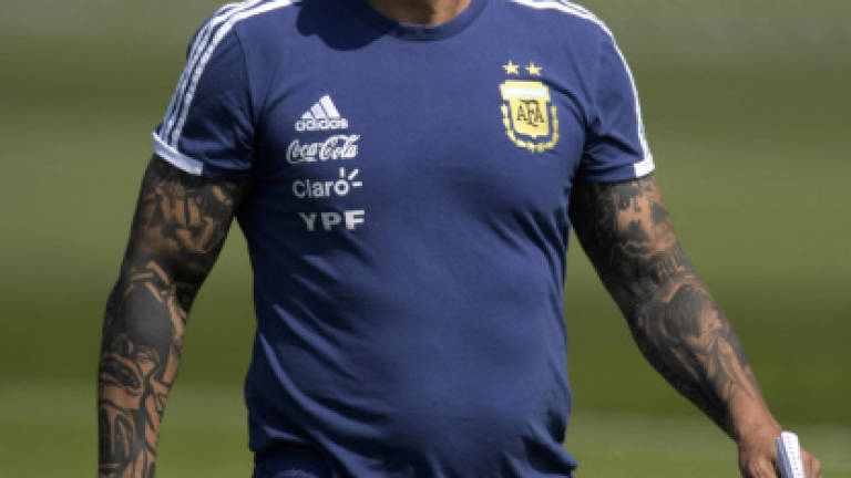 Argentina coach Sampaoli will remain with team, federation confirms