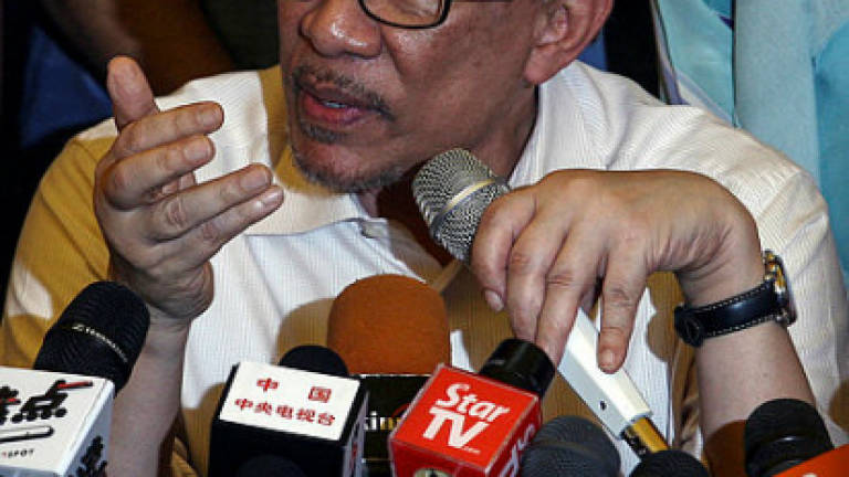 Policeman in murder scandal should face new trial: Anwar
