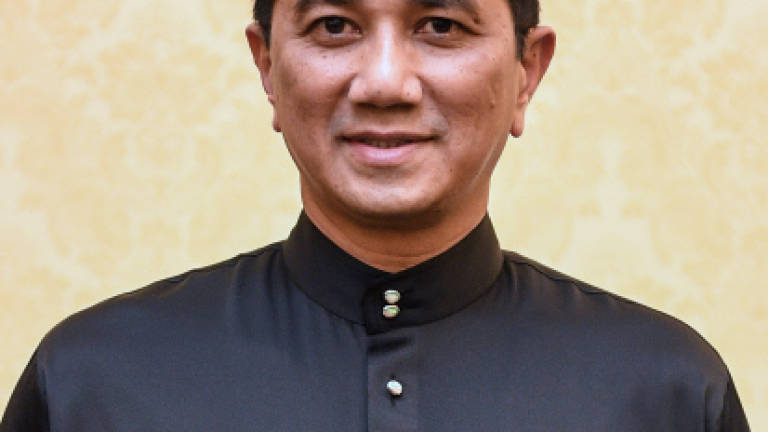 Azmin in audience with Sultan to resolve state administration matters