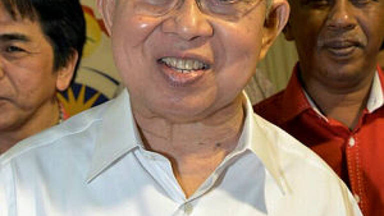 Issues raised by opposition will not weaken BN: Tengku Razaleigh