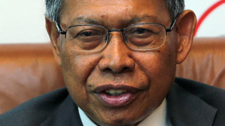 Najib showed magnanimity in visiting Anwar in hospital - Mustapa