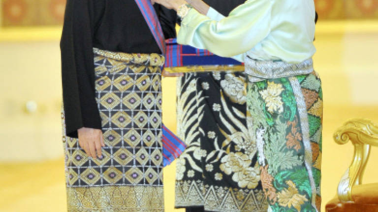 Raja Di-Hilir Perak leads recipients of federal awards