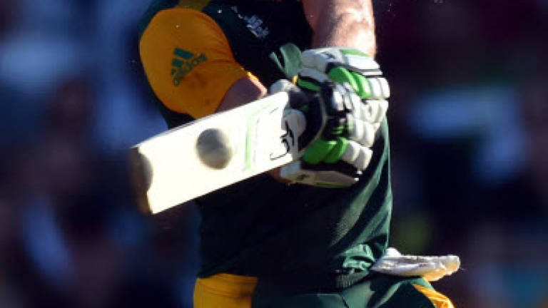 De Villiers blasts 162 as South Africa smash 408-5 against Windies