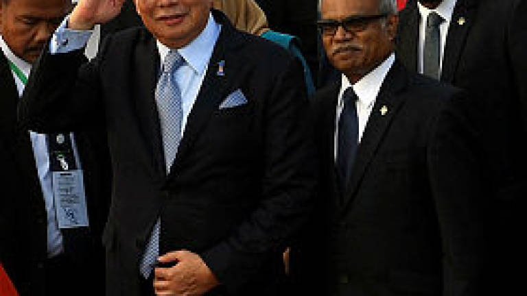 Najib accorded state welcome in the Maldives