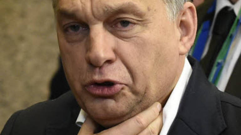 Hungary MPs block PM's bid to bar refugee resettlement