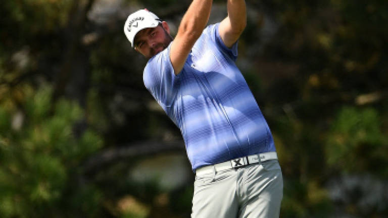 Leishman leads by two at BMW Championship