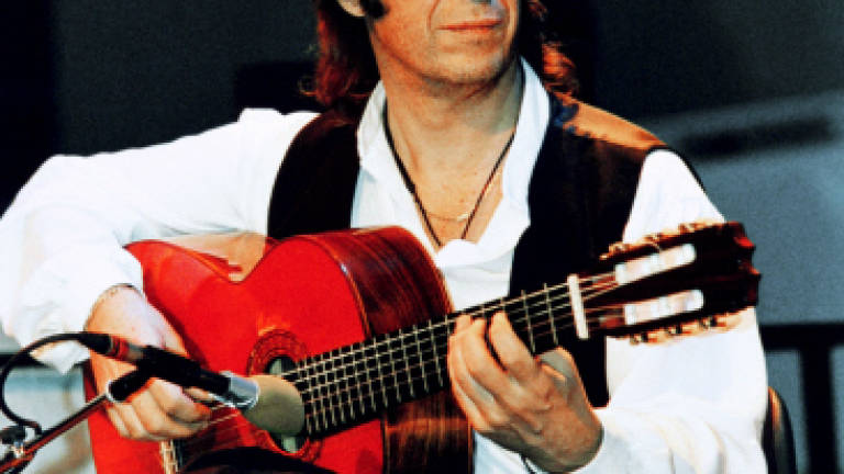 Flamenco guitar legend Paco de Lucia dies at 66 Flamenco guitar legend Paco de Lucia dies at 66
