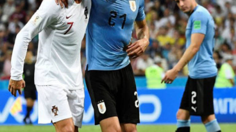 Cavani injury worry for Uruguay after two-goal heroics
