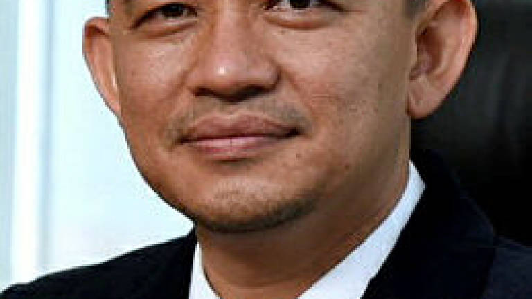 Claims that proceeds of sale of black shoes goes into Tabung Harapan not true: Maszlee