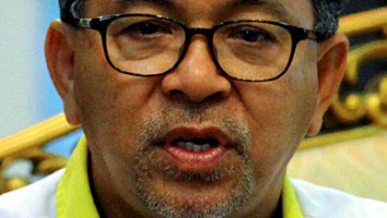 I have not received any letter of expulsion from Umno: Azlan