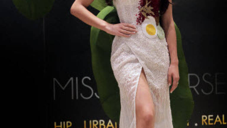 Samantha Katie to wear 'nasi lemak gown' for Miss Universe 2017 pageant