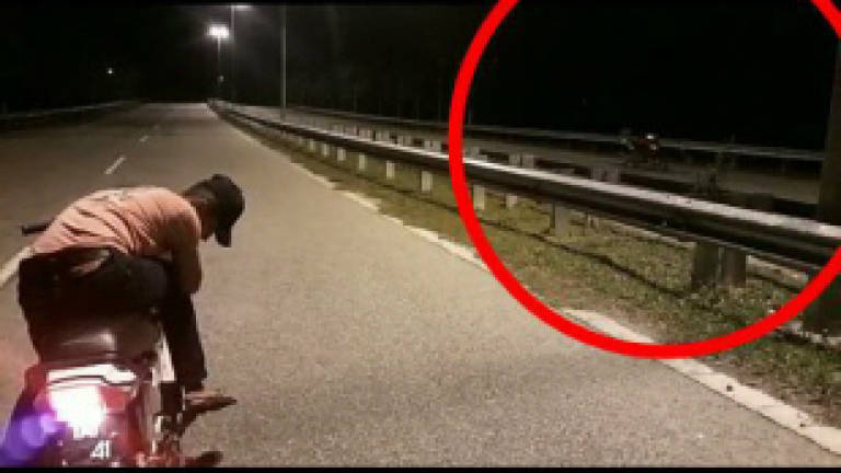Sceptics laugh off ghost motorcyclist sighting as hoax (Video)