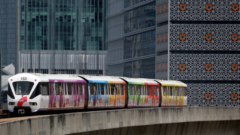 LRT, KL Monorail to pay passengers for late train
