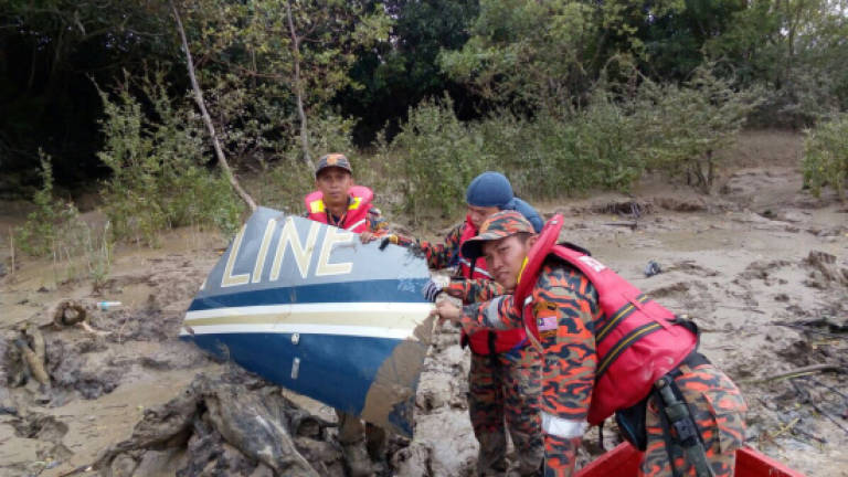 SAR team discovers helicopter debris, says Najib (Updated)