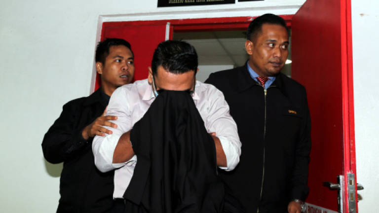 Police inspector gets six years' jail for corruption (Updated)