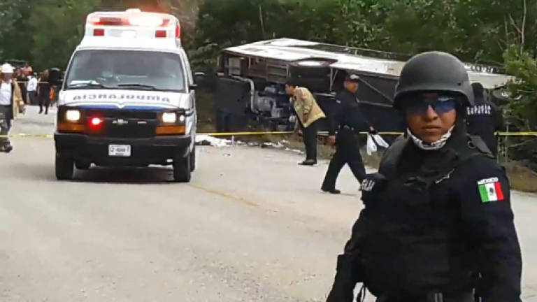 Mexico bus crash kills 12 tourists including foreigners (Updated)