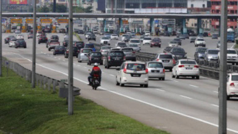 Traffic flow reportedly slow on major highways as at 3pm