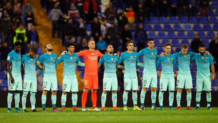 Desperate Barca primed to end Madrid's unbeaten streak