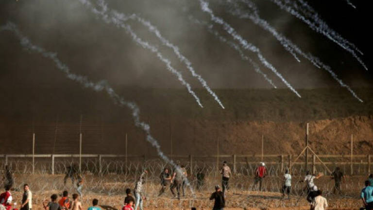 Gaza teen dies of wounds from Israeli border fire