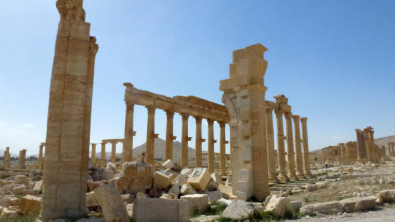 Russian onslaught forces IS out of Palmyra