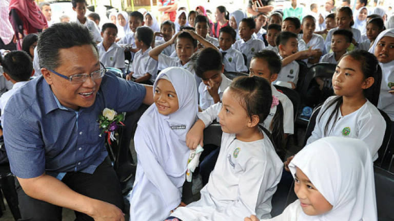 Abdul Rahman proposes English medium govt schools be re-established in Sabah