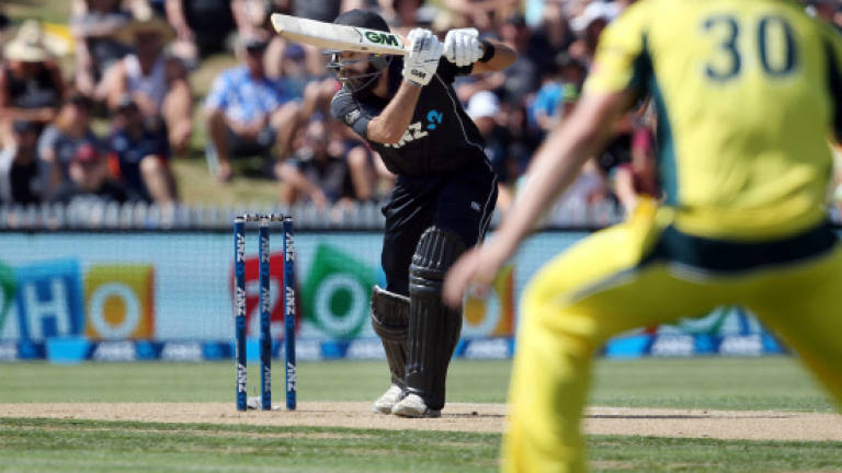 Boult knocks Aussies for six as New Zealand take series
