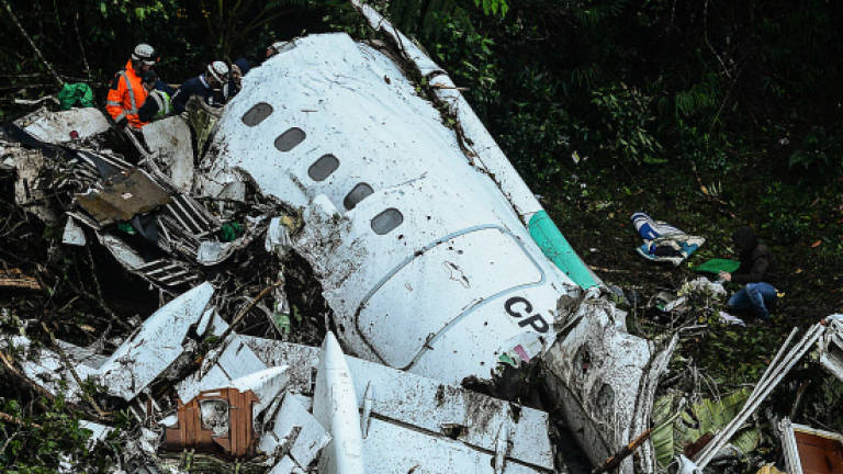 Pilot in footballers' crash in Colombia 'was not trained properly'
