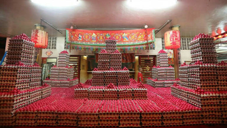 More than 100k eggs offered to 'Datuk Tua'
