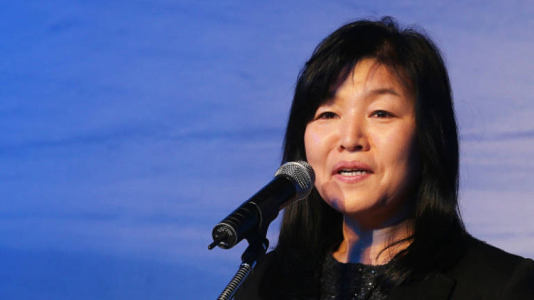 Star S. Korean author apologises over plagiarism scandal