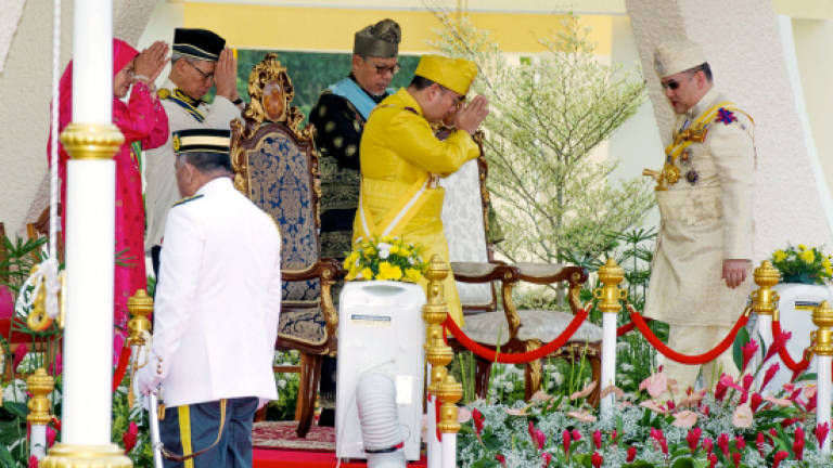 Sultan Muhammad V leaves for KL to ascend throne as Yang di-Pertuan Agong