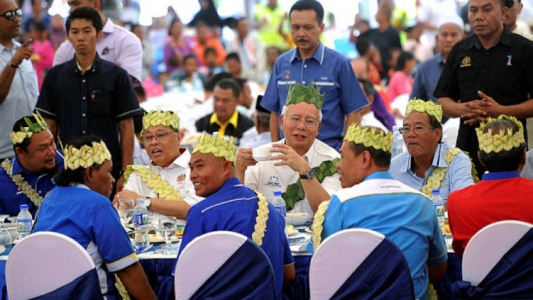 Overwhelming turnout from Orang Asli community for afternoon tea with PM