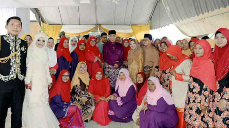 DPM attends wedding of Dr Mashitah's daughter