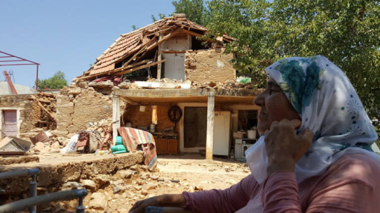 Nearly 360 hurt in Turkey by quake: Health minister