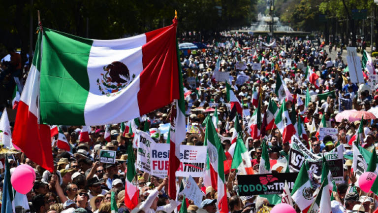 Thousands of Mexicans protest against Trump