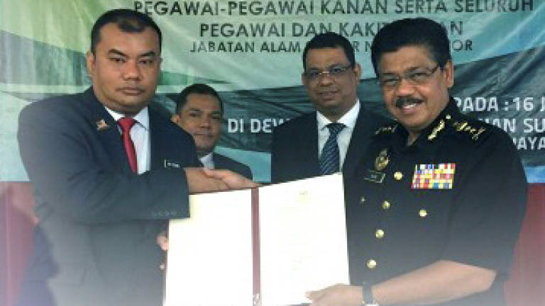 Johor Department of Environment signs Corruption-Free Pledge