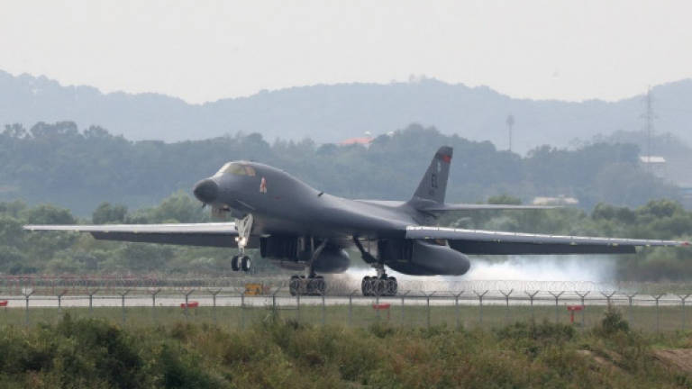 US bomber lands in S. Korea in show of force