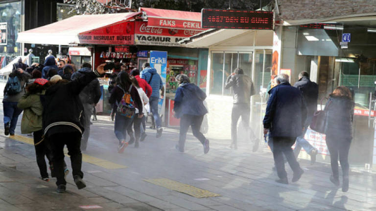 Police fire tear gas to stop Ankara bombings commemoration