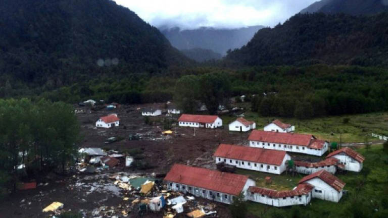 11 dead, 15 missing in Chile mudslide