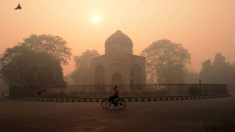 Delhi chokes on toxic smog after Diwali festival
